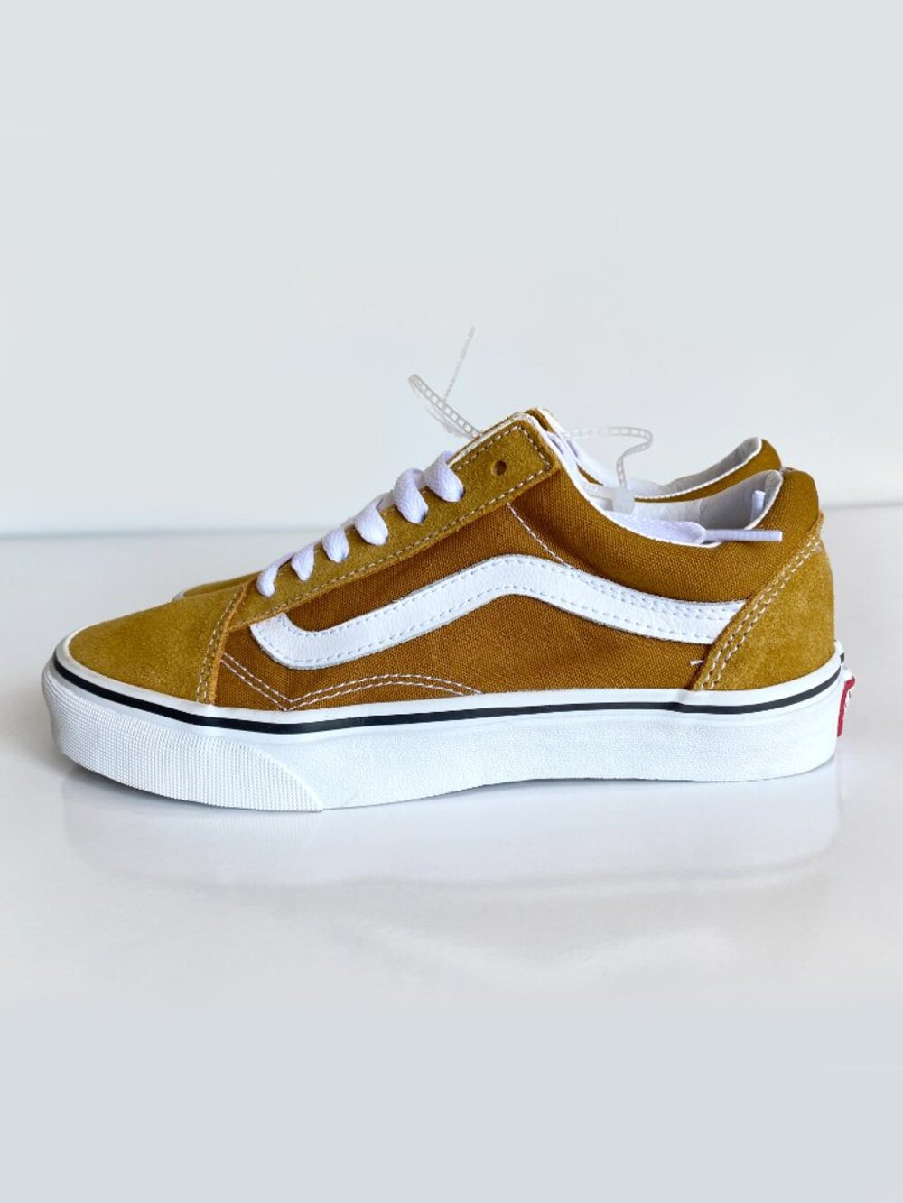 VANS Old Skool Eco Yellow / Gold Suede Skate Sneakers Shoes Women’s 7 Men’s 5.5 - Picture 7 of 11